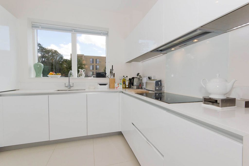 Property photo 3 of 17 Picture No. 06