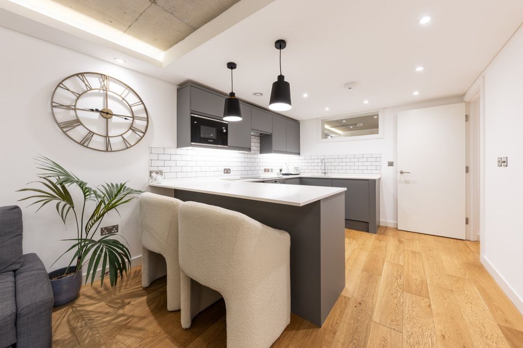 Property photo 3 of 8 Picture No. 01