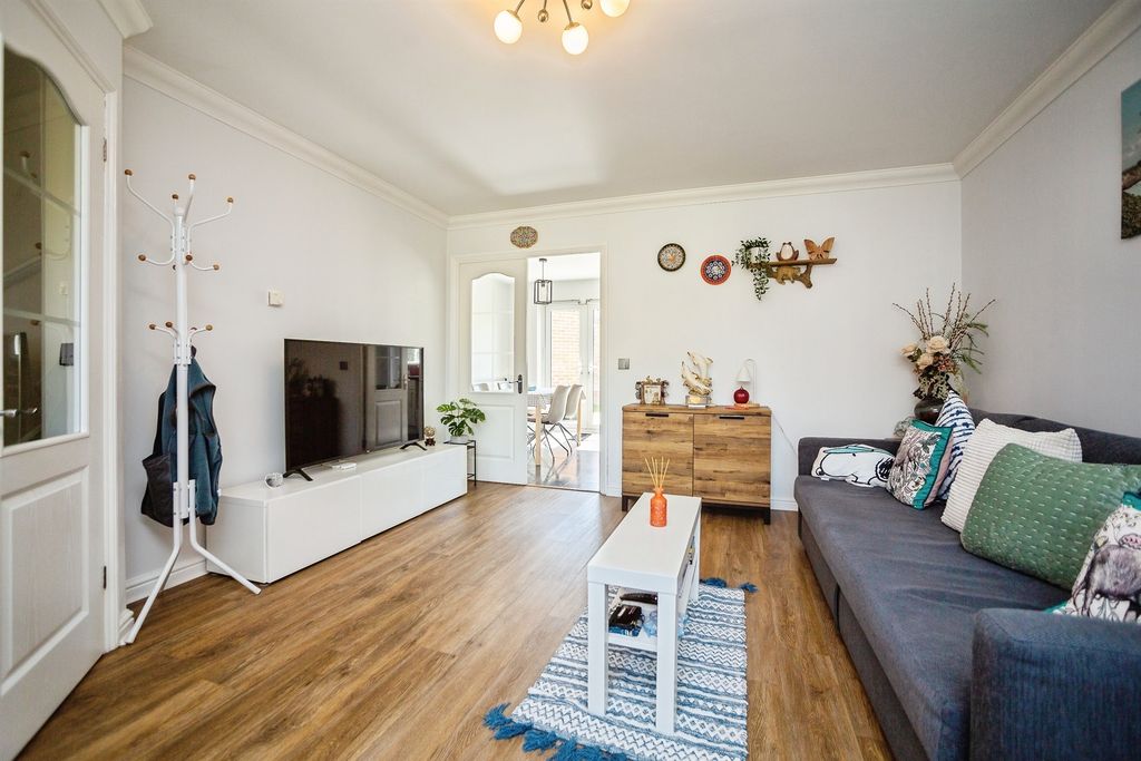 Property photo 3 of 17