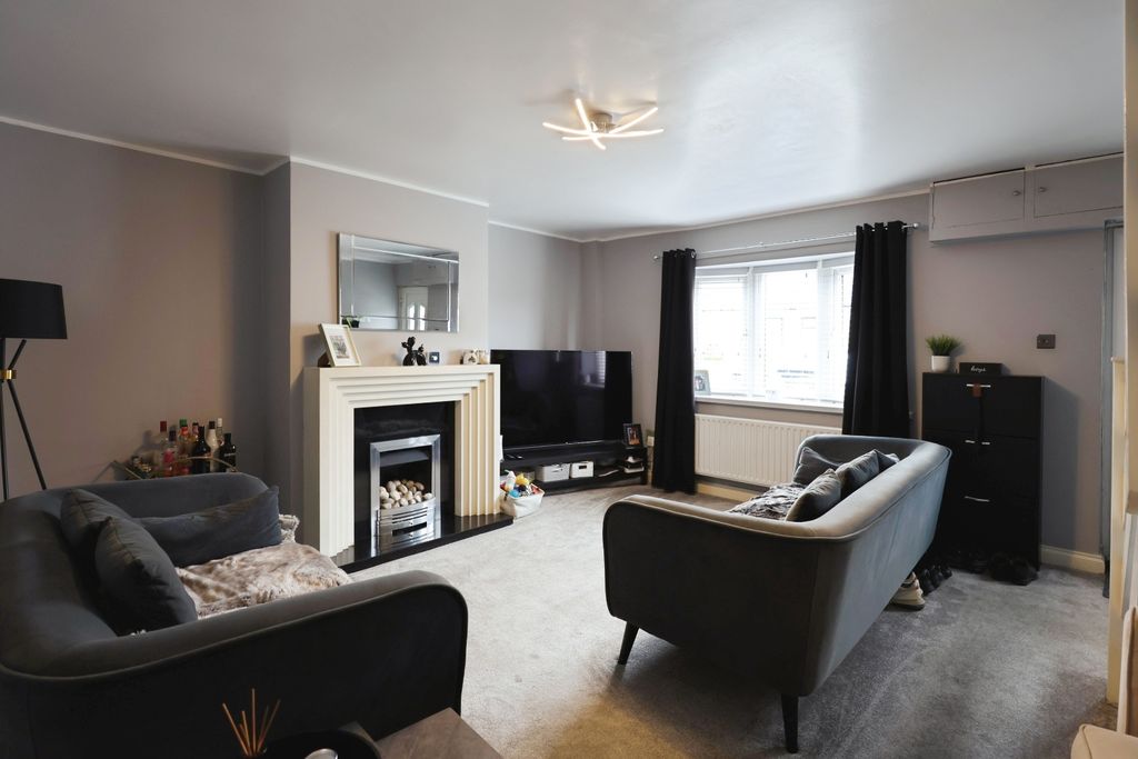 Property photo 2 of 10 Pbox-Living_Room-313359.Jpg