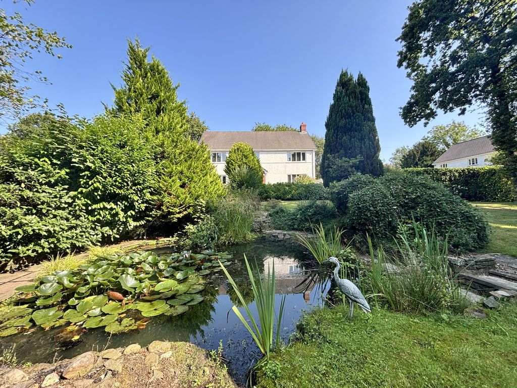 Property photo 2 of 41