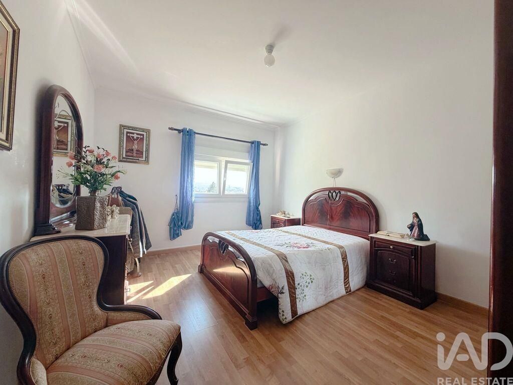 Property photo 3 of 32