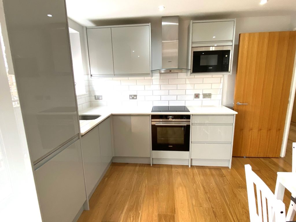 Property photo 3 of 14 Sh11 Kitchen