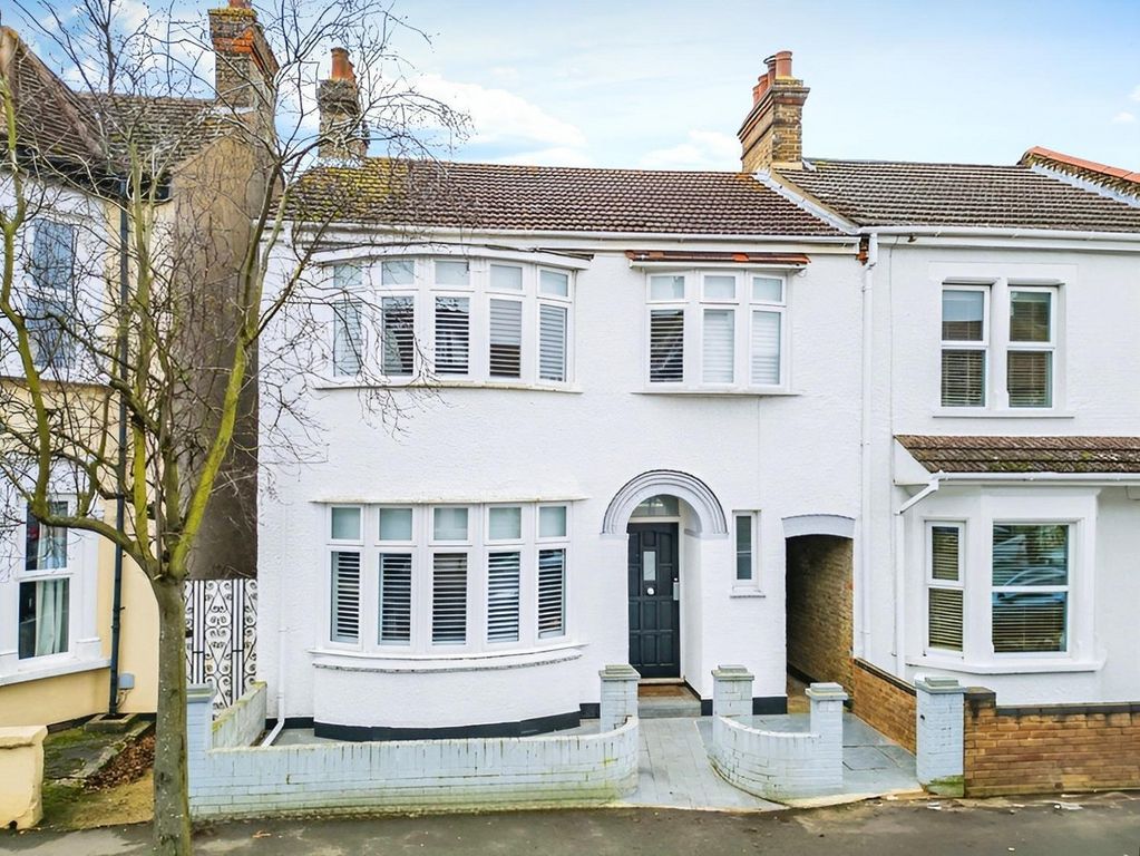 Property photo 1 of 31