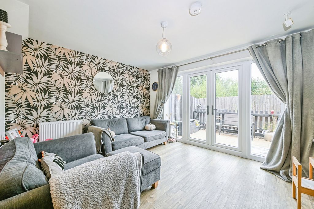 Property photo 2 of 15 Pbox-Img.Jpg