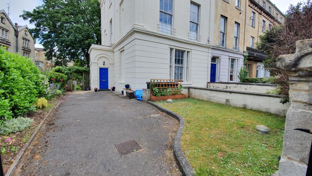 Property photo 2 of 11