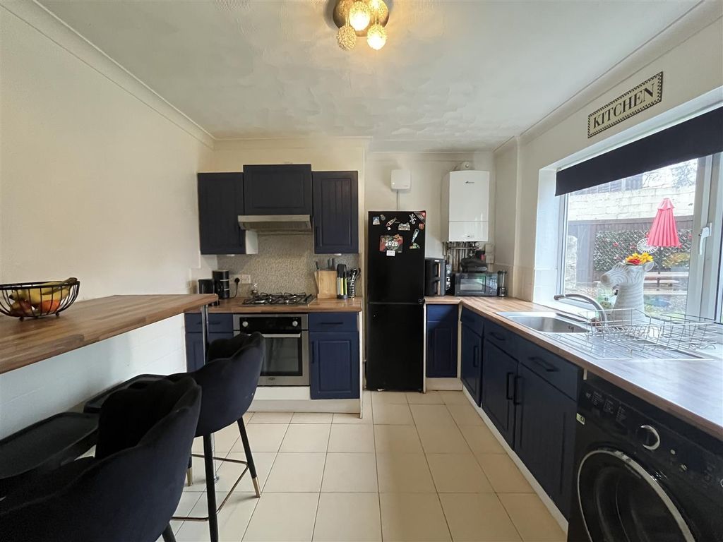 Property photo 2 of 15 Kitchen