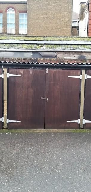 Property photo 2 of 2 Garage 11 Rhs.Jpg