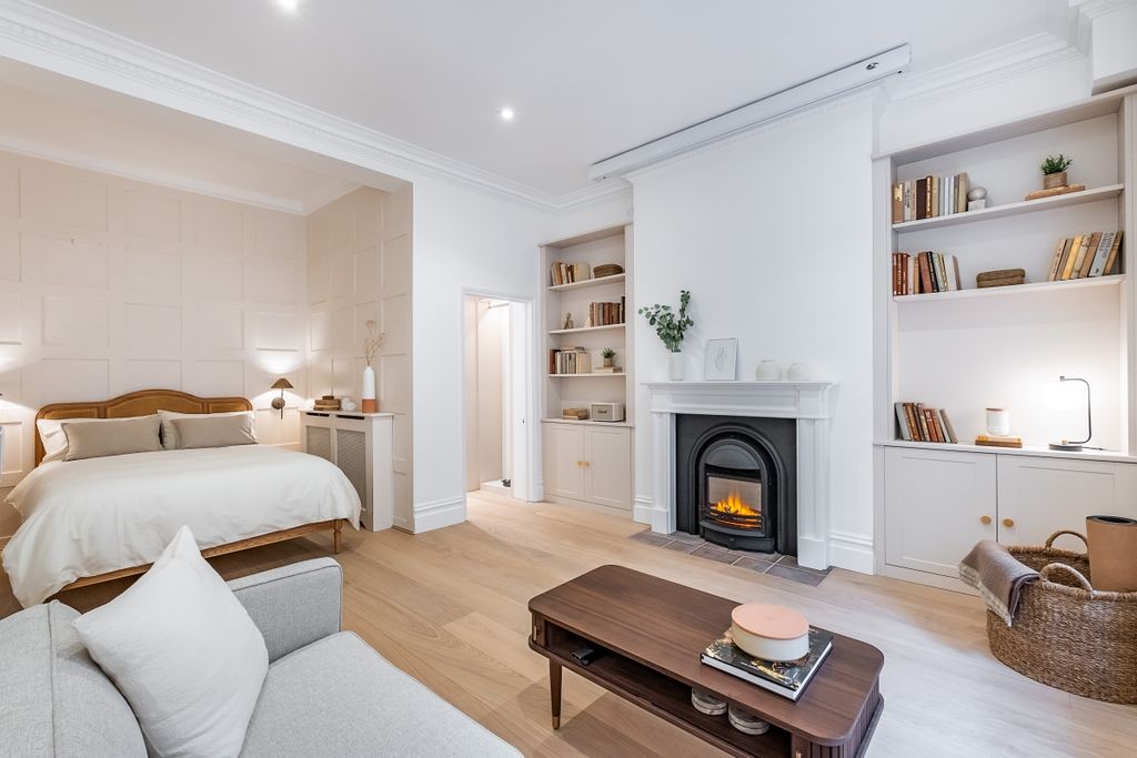 Property photo 3 of 19 Rutland-Gate-03