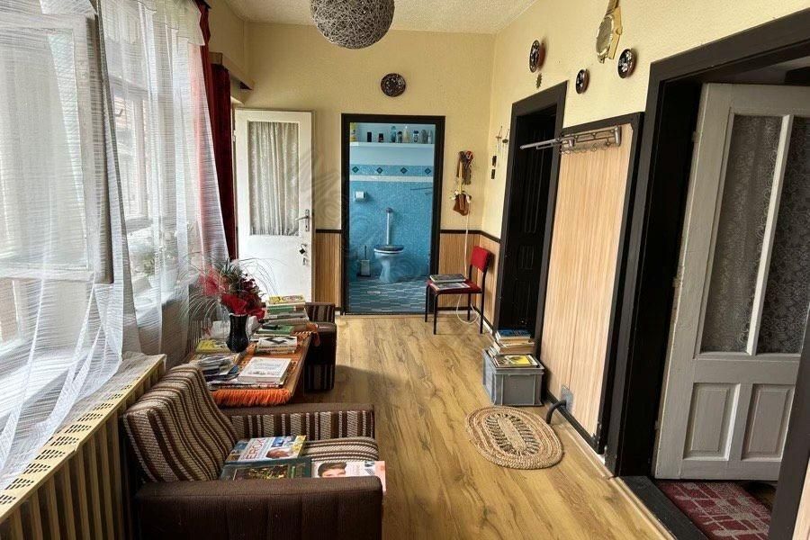 Property photo 2 of 6