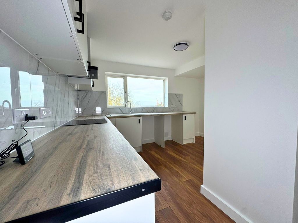 Property photo 3 of 20 Gallery