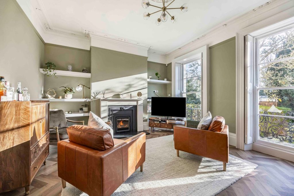 Property photo 2 of 24