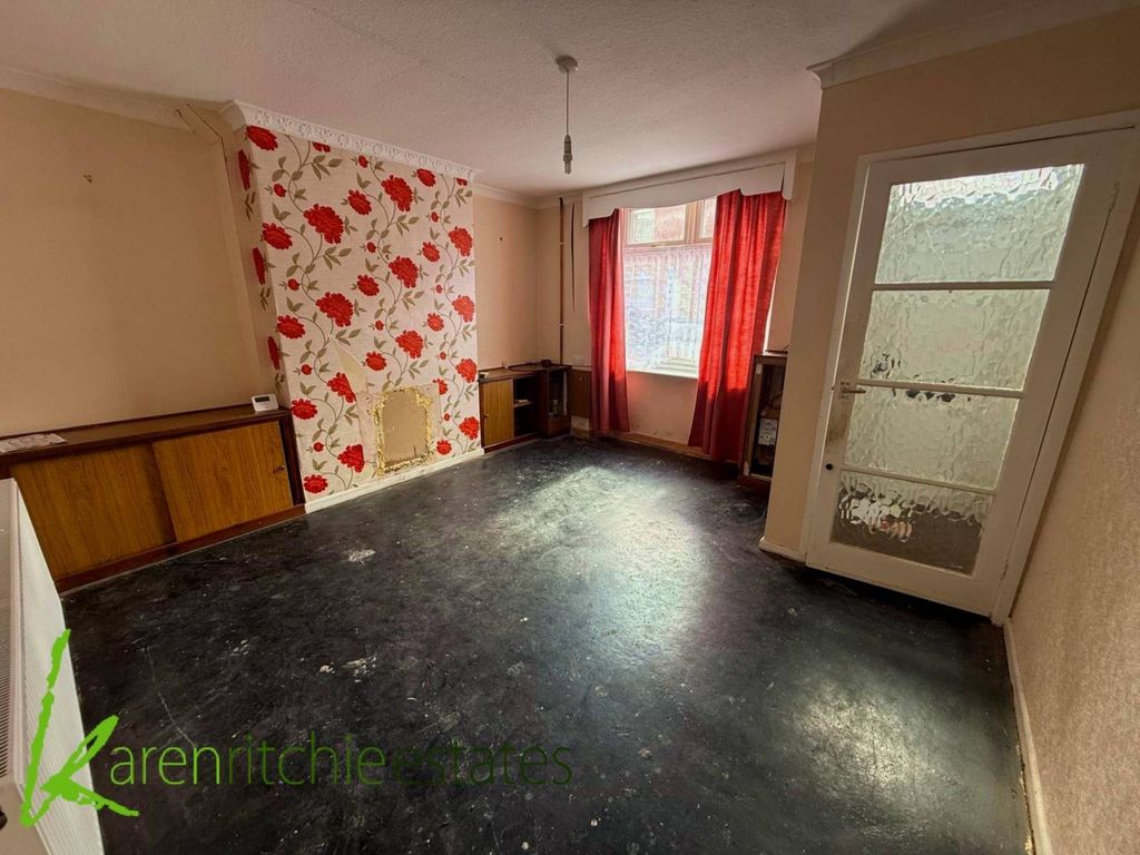 Property photo 2 of 8