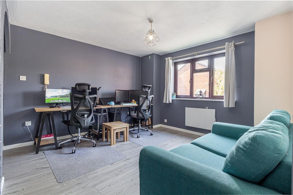 Additional image 5 of 1 bed flat for saleOtter Lane, Worcester WR5