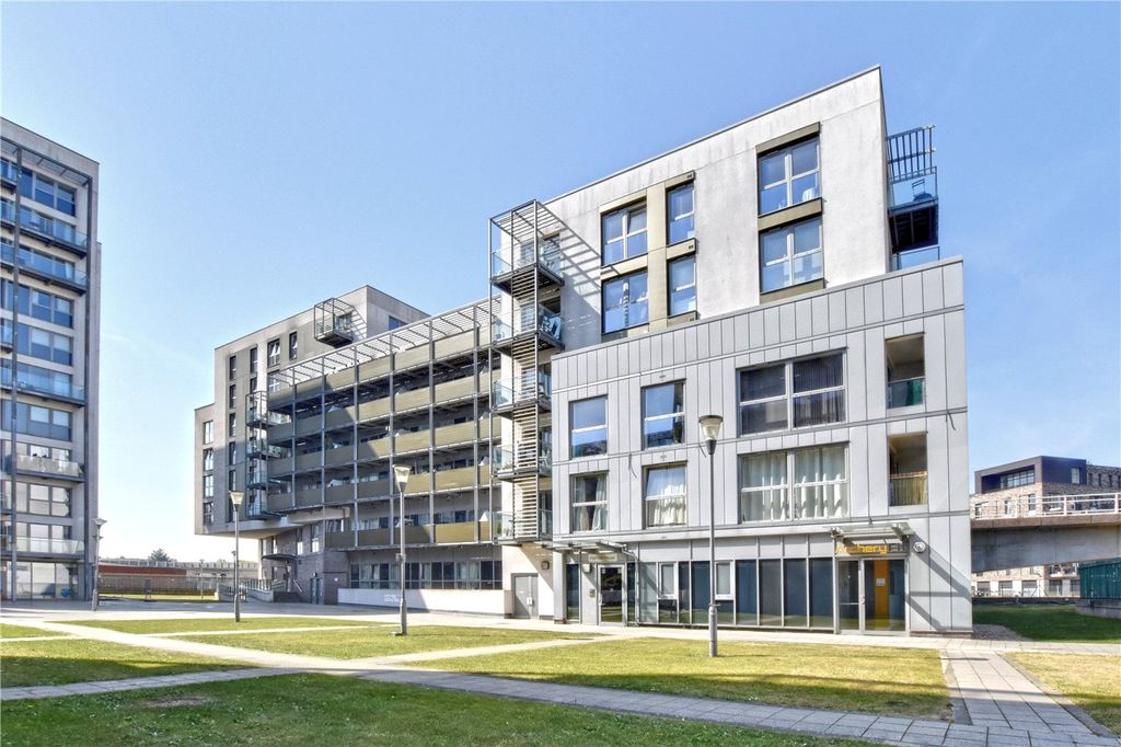 Property photo 1 of 17 Picture No. 04