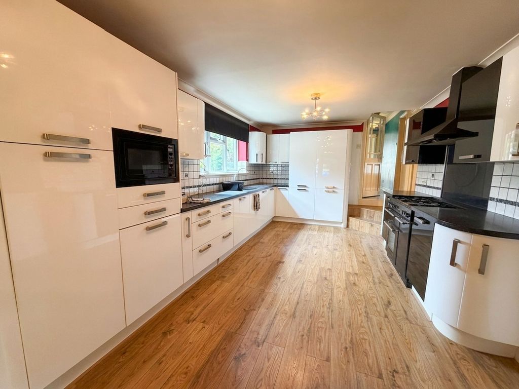 Property photo 2 of 15 Kitchen