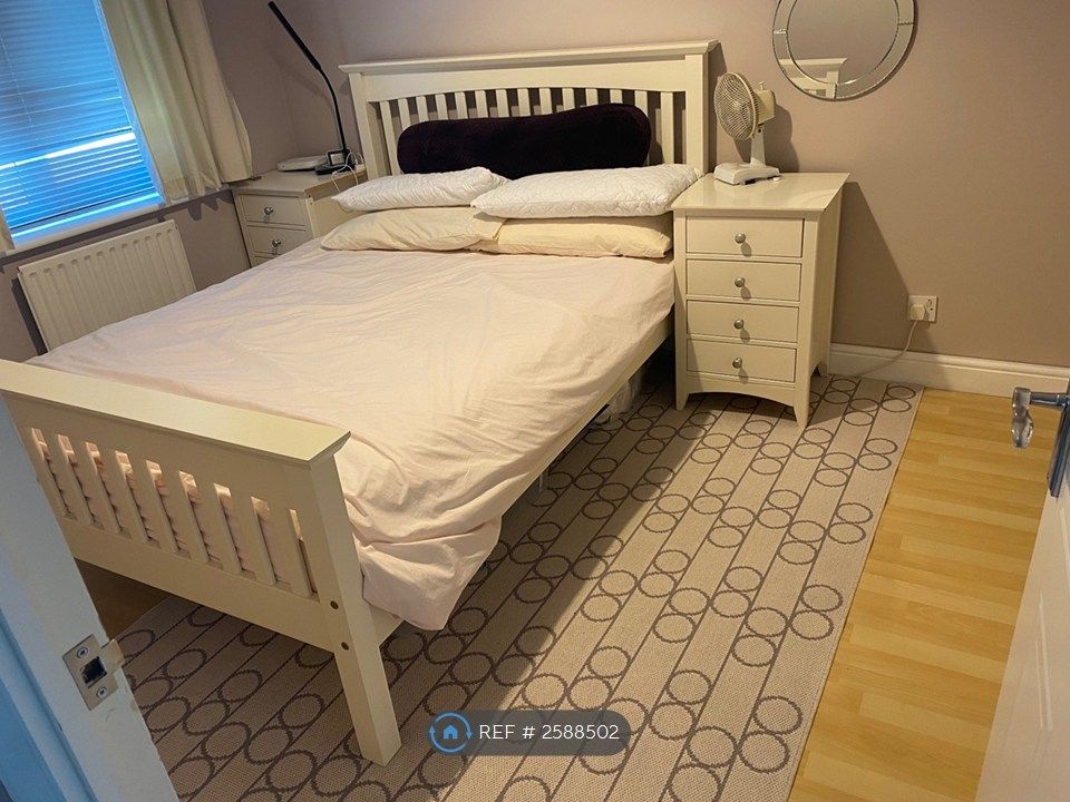 Property photo 3 of 4 Room 2