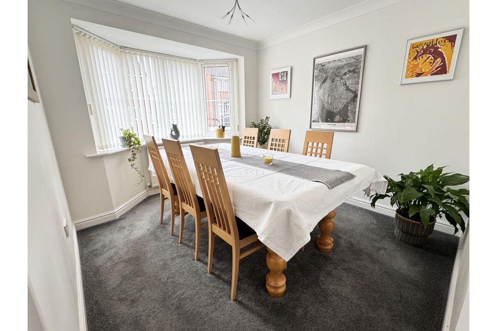 Property photo 3 of 19 Dining Room