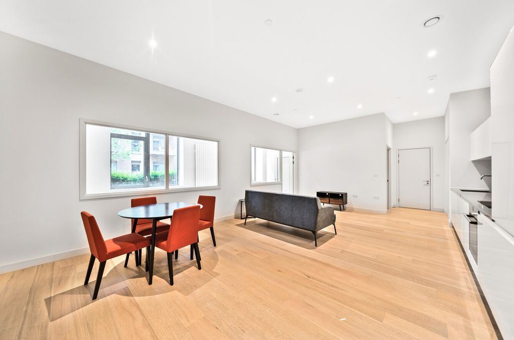 Property photo 1 of 22 10-682218913659A-...