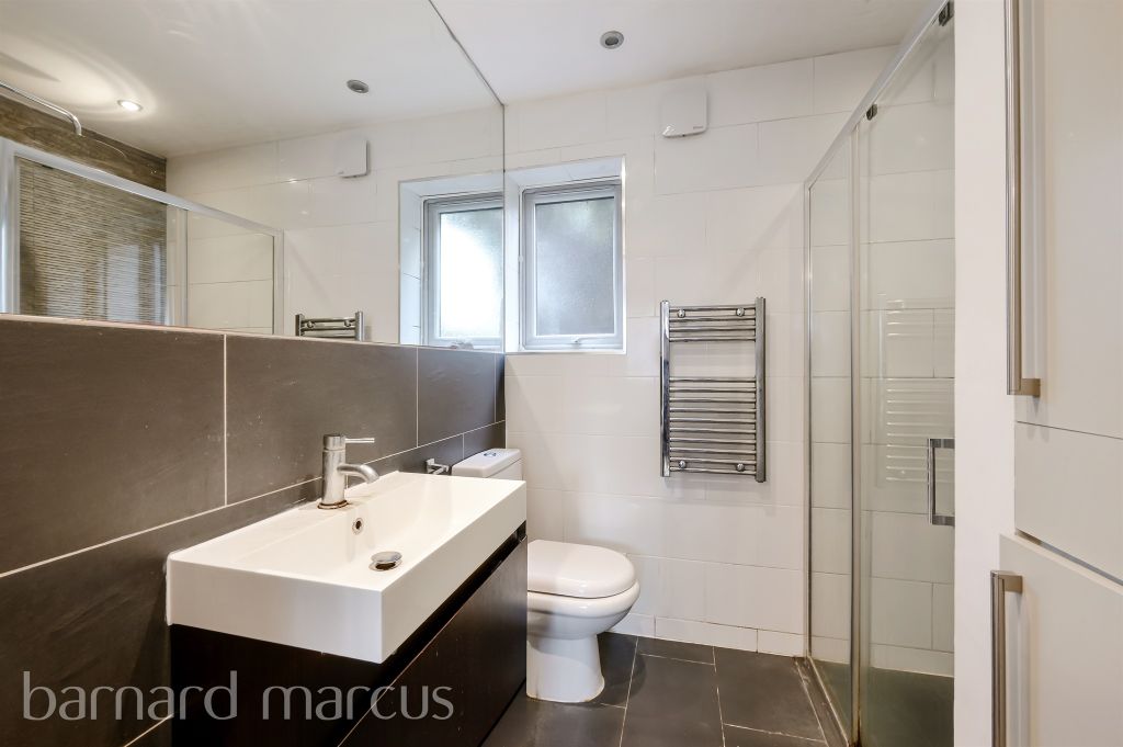 Property photo 3 of 8 Bathroom