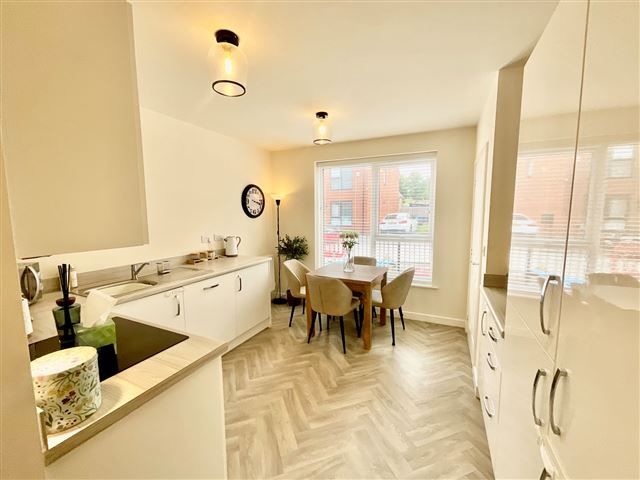 Property photo 2 of 18 Kitchen