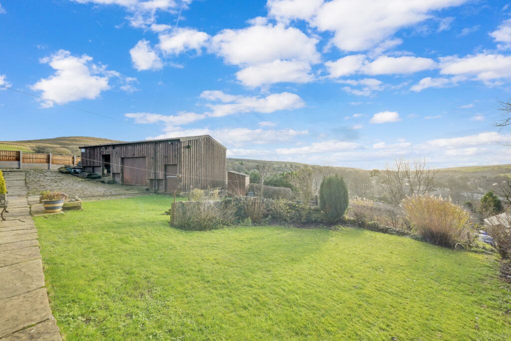 Property photo 3 of 35