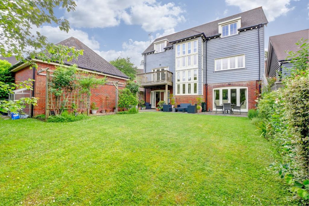 Property photo 2 of 49