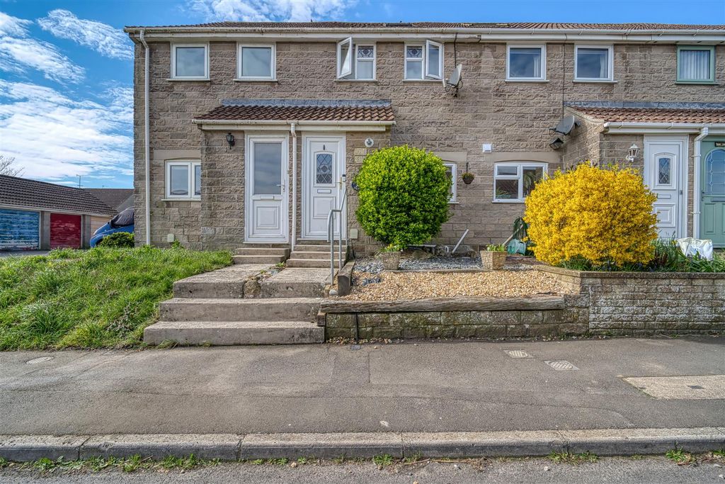 Property photo 1 of 10 Front