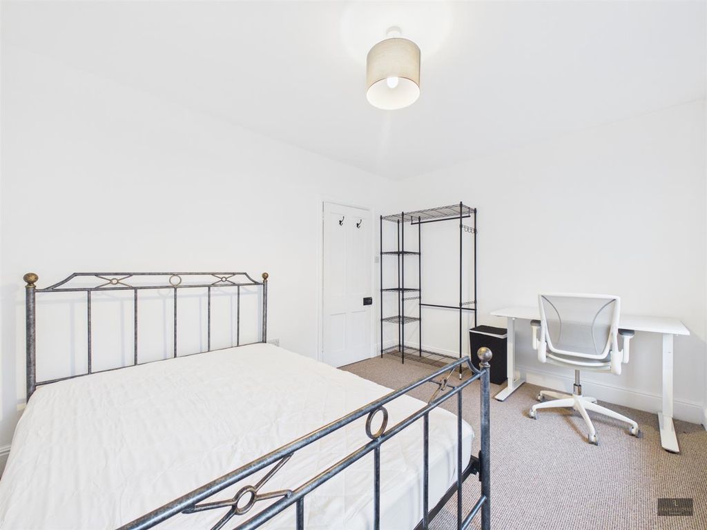 Property photo 3 of 13 Cam02887G0-Pr0737-Still002.Jpg