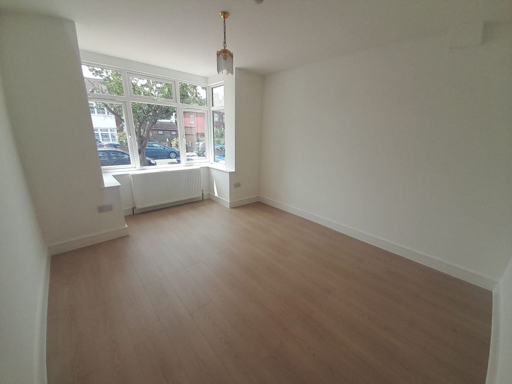 Property photo 1 of 9 House To Rent