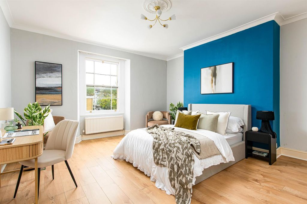 Property photo 2 of 18 Bedroom1_1.Jpg