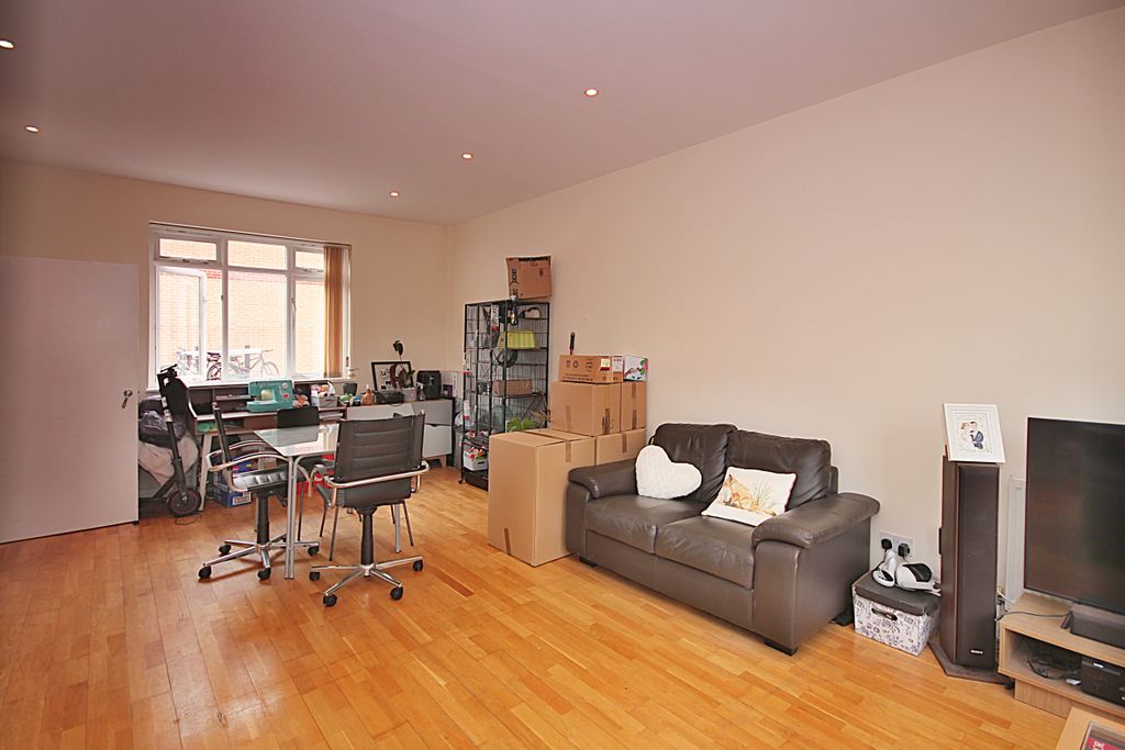 Property photo 3 of 6