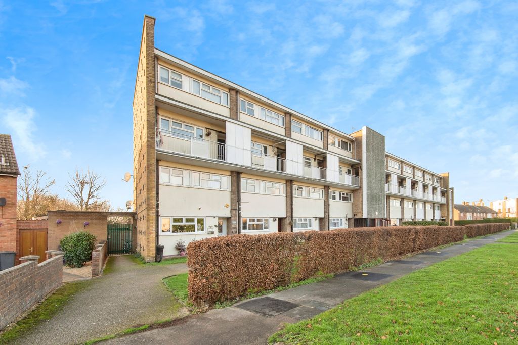 Property photo 2 of 20