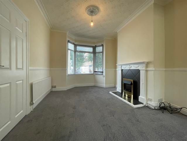 Property photo 2 of 11 Living Room