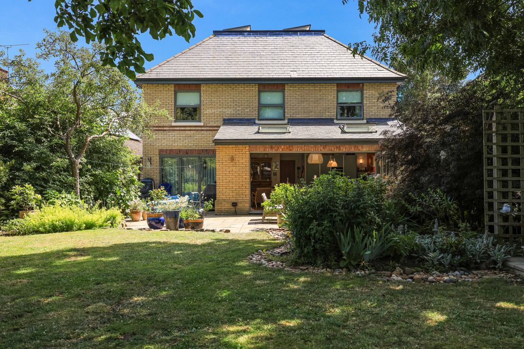 Property photo 1 of 37 Img9443