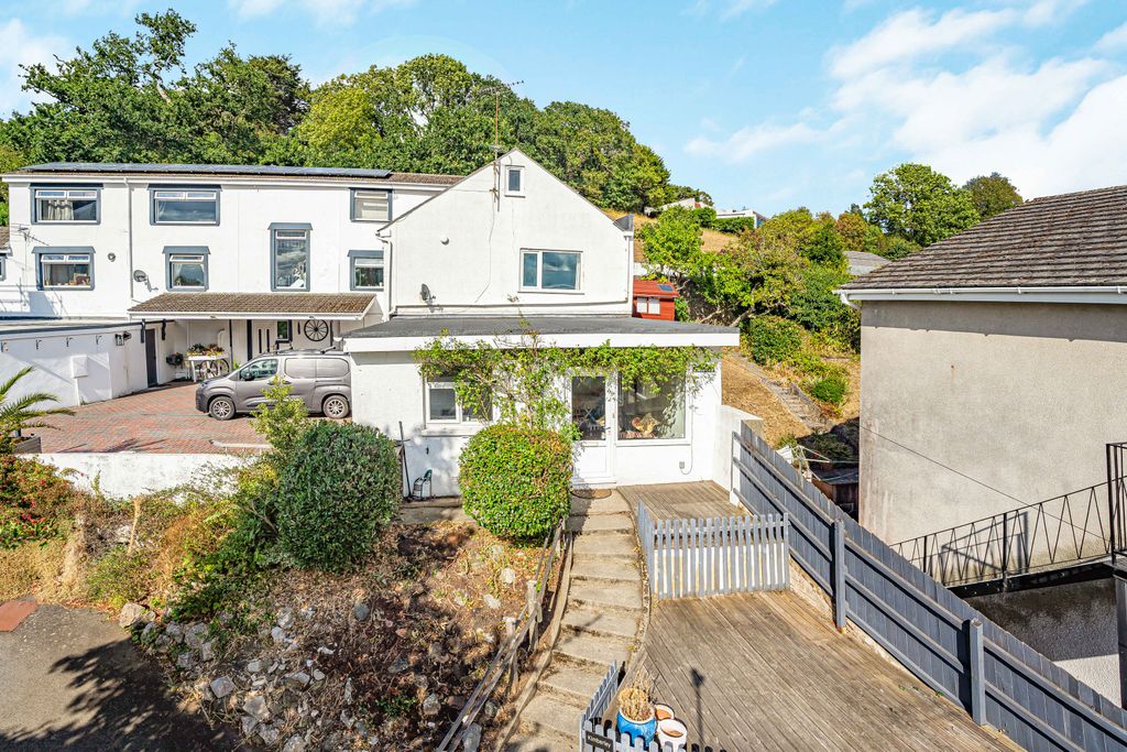 Property photo 1 of 23 8_90893