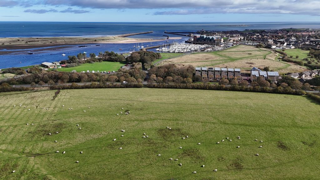 Property photo 3 of 23