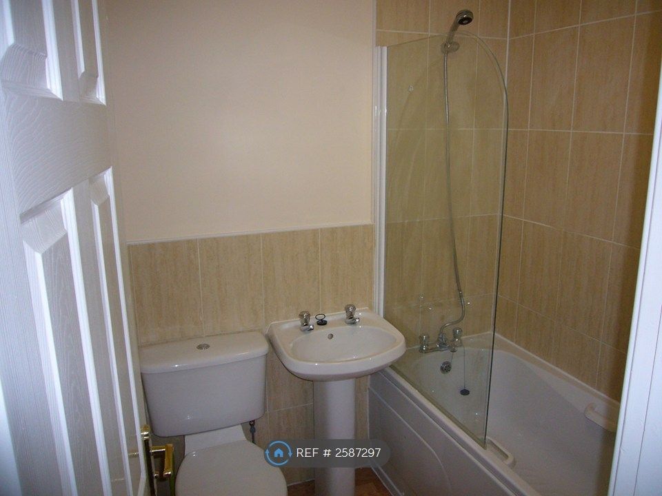 Property photo 3 of 9 Shower Over Bath