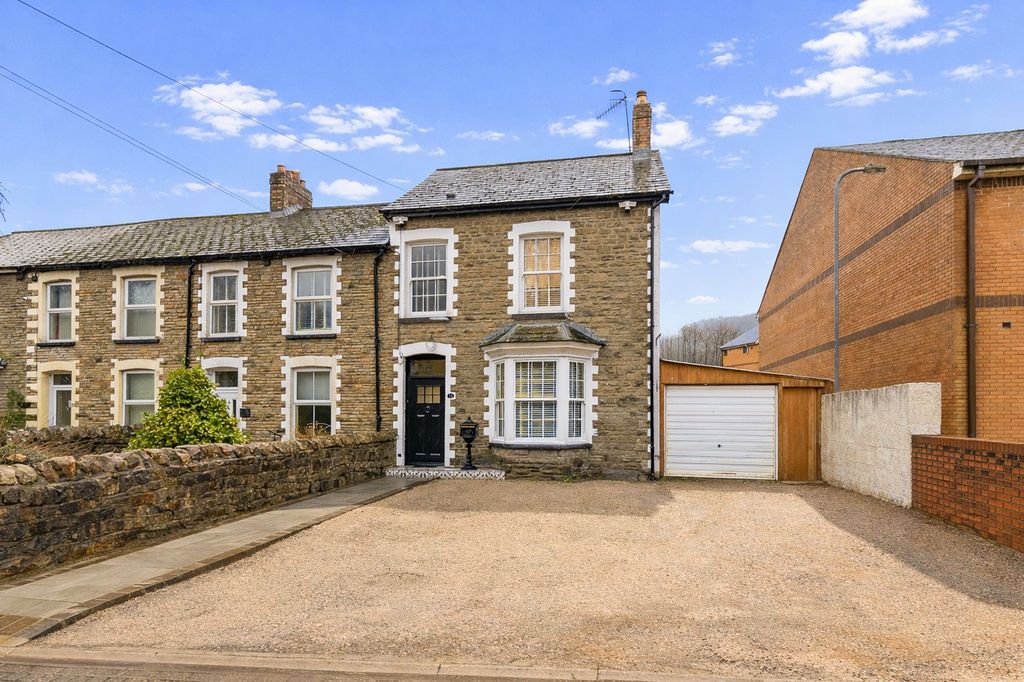 Property photo 1 of 30