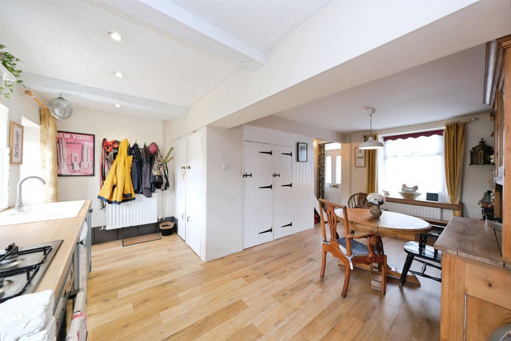 Property photo 3 of 24