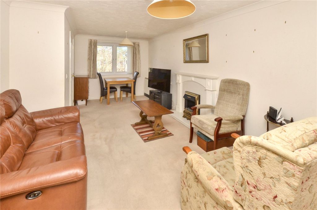 Property photo 2 of 11 Lounge/Dining Room