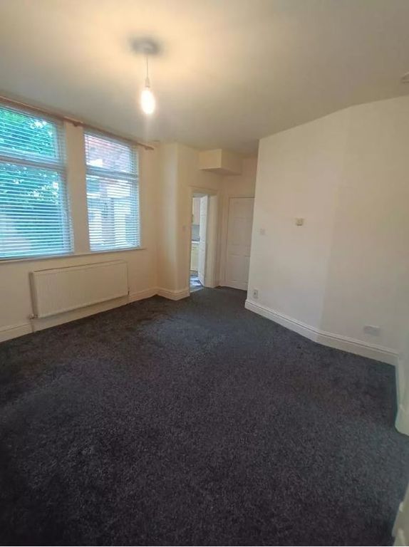 Property photo 3 of 9 Lounge