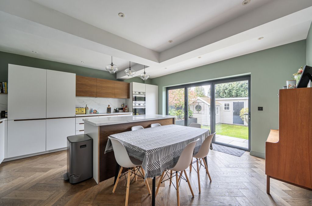 Property photo 3 of 15 1437652-22-69Cbc5...