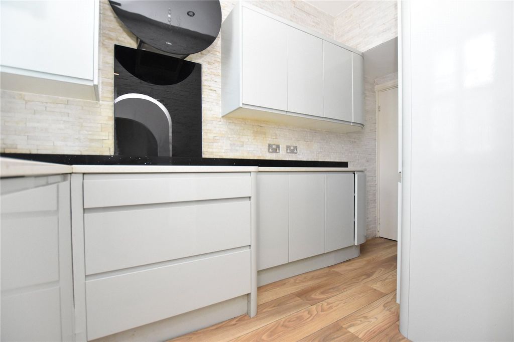 Property photo 2 of 14 Picture No. 06