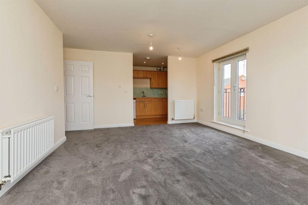 Property photo 3 of 18