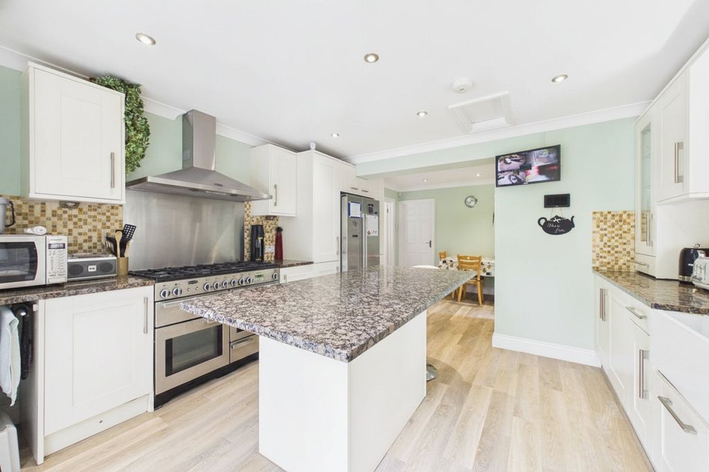 Property photo 1 of 12 Picture No. 06