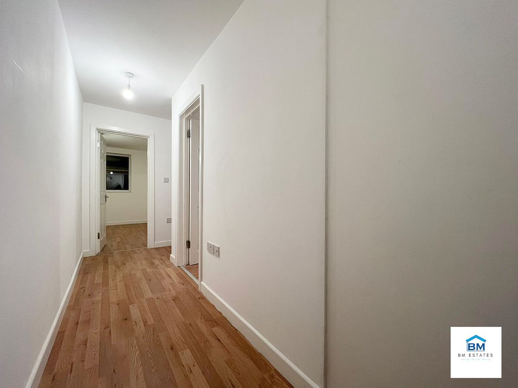 Property photo 2 of 5 Entrance Hall