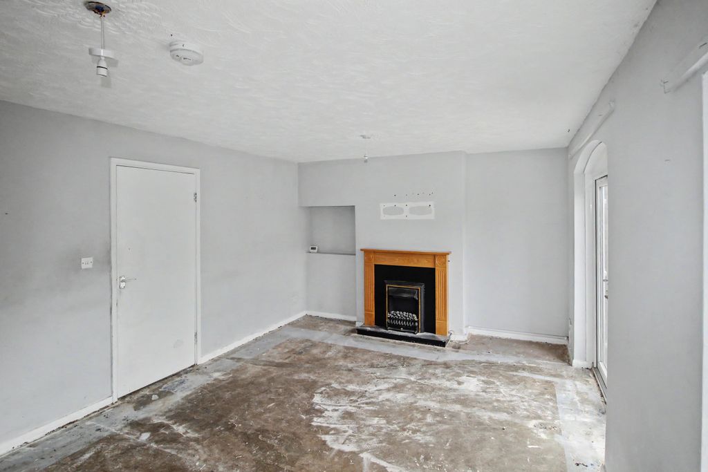 Property photo 3 of 18 33 Kent Road, Selby, North Yorkshire, Yo8 4Yf