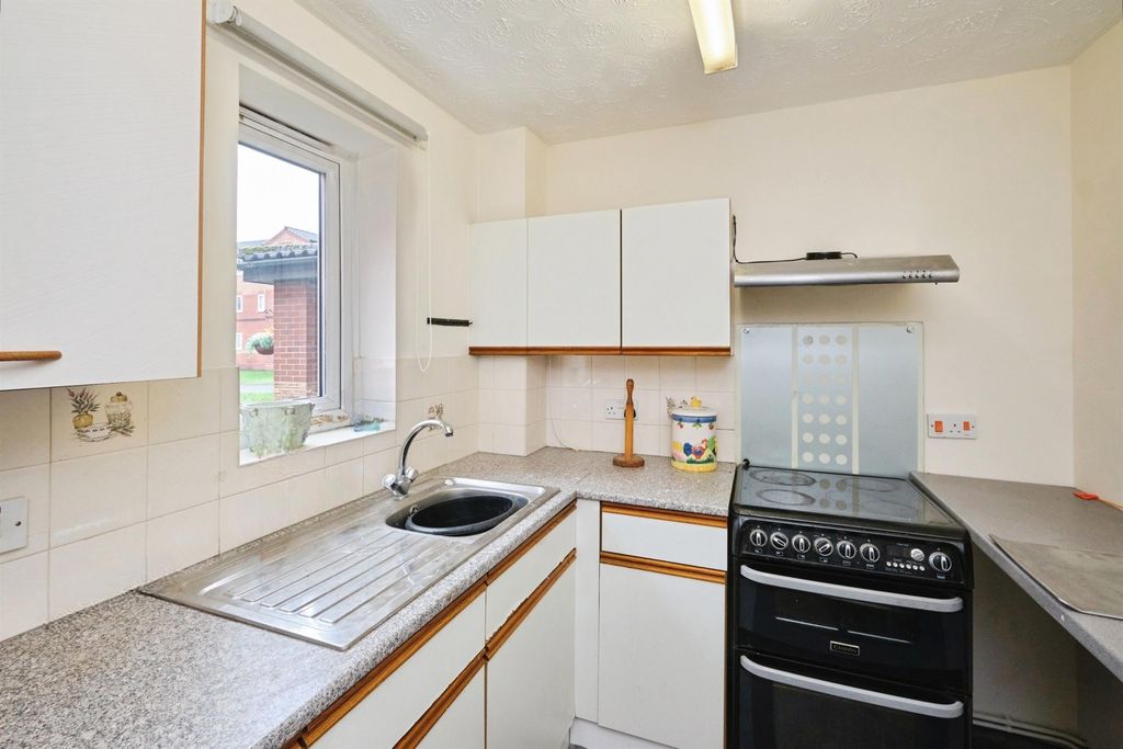 Property photo 3 of 18