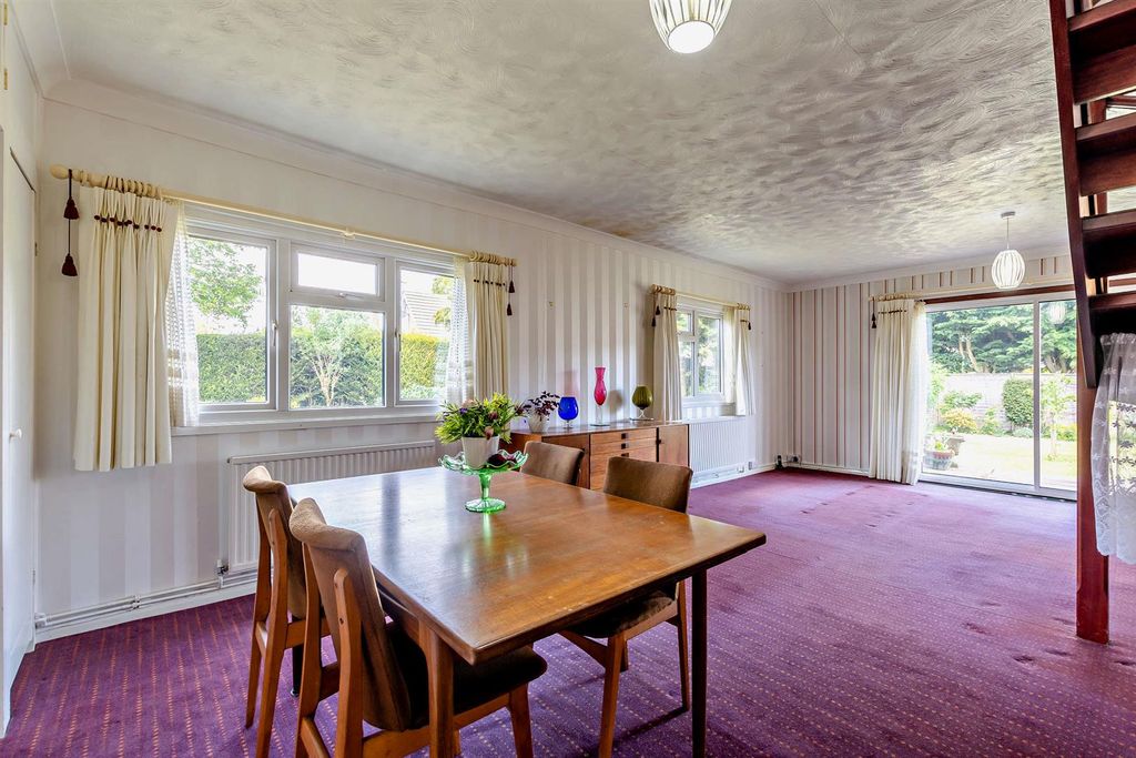 Property photo 3 of 19 Sitting Room